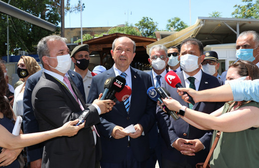 Kıbrıs'ta iki kesim arasındaki kapılar 15 ay sonra tekrar açıldı!