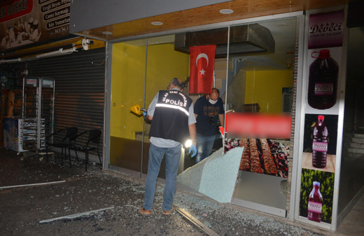 Adana'da kalaşnikof ve tabancayla gelip dehşeti yaşattılar! Ekipler harekete geçti