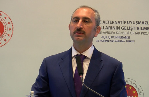 Bakan Gül açıkladı: Uzlaştırmacılık için hukuk fakültesi şartı