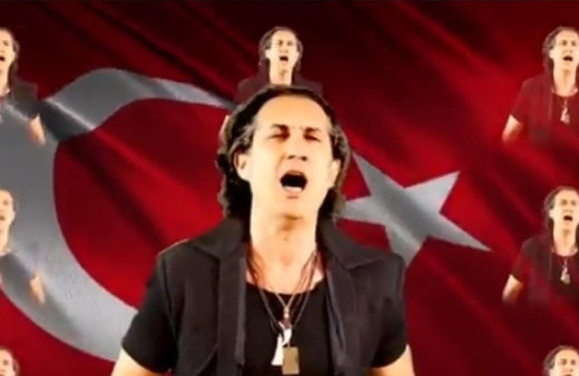 Kıraç, milli takım şarkısıyla eleştiriye uğradı! Futbolculara 'Mehmetçik' benzetmesine tepki