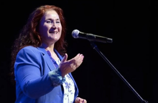 Sabahat Akkiraz aslen nereli kaç yaşında hiç evlendi mi?