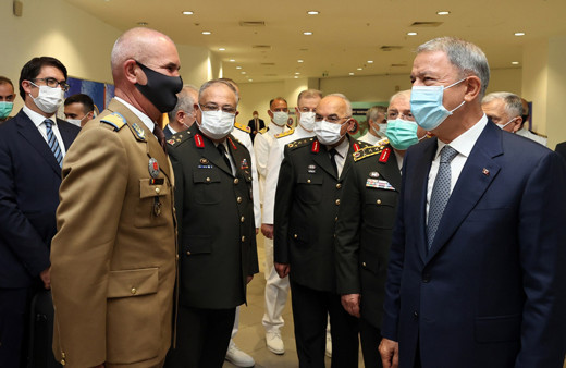 Bakan Akar'dan NATO müttefiklerine YPG tepkisi