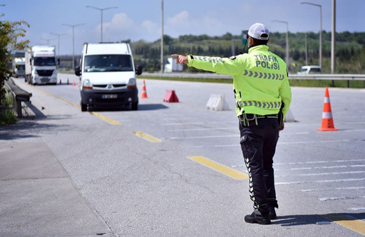 Pazar günü seyahat yasağı kalktı mı? İçişleri Bakanlığı açıkladı