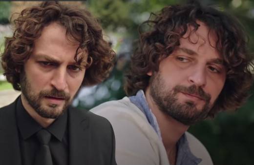 9 yaş küçük aşkıyla tatile çıktı iç çamaşırsız pozu olay! İşte Masumlar Apartmanı'nın Han'ının aşkı