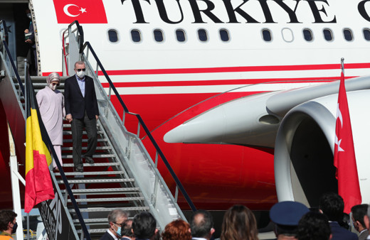 NATO Zirvesi için Belçika'ya giden Cumhurbaşkanı Erdoğan sevgi gösterileriyle karşılandı