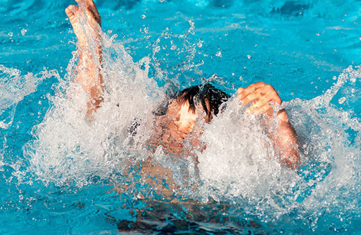 Vakum faciası! 10 yaşındaki çocuk 30 santimlik suda boğuldu