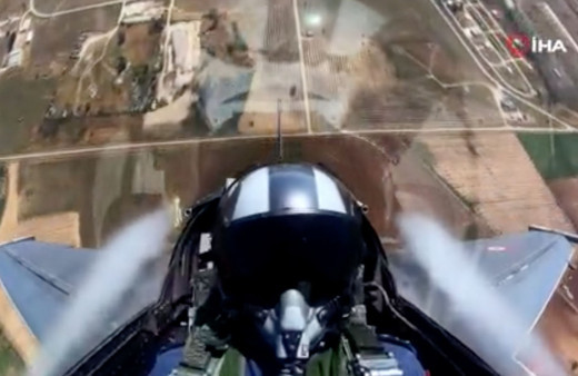 Bakanlık F-16'ların nefes kesen uçuşunu yayınladı