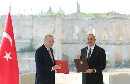 Erdoğan'dan Azerbaycan'a tarihi ziyaret Ortak basın toplantısı