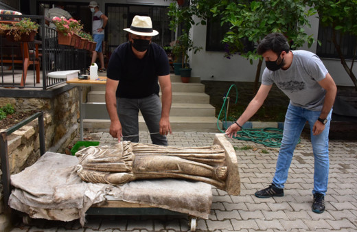 'Güzel sürprizle başladık' deyip açıkladı! İzmir'de bulundu 1,5 metre boyunda