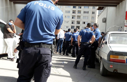 Gaziantep'te bir kişi intiharına engel olmak isteyen esnafı pompalı tüfekle öldürdü