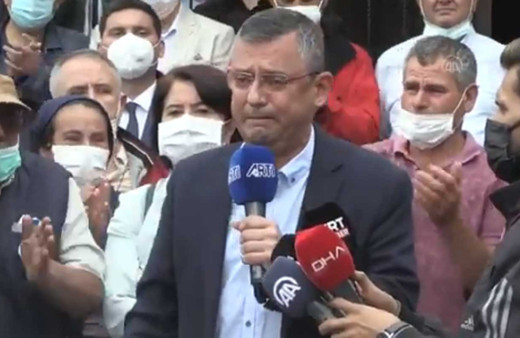 CHP’li Özgür Özel Soma davası sonrası böyle ağladı o anlar kamerada