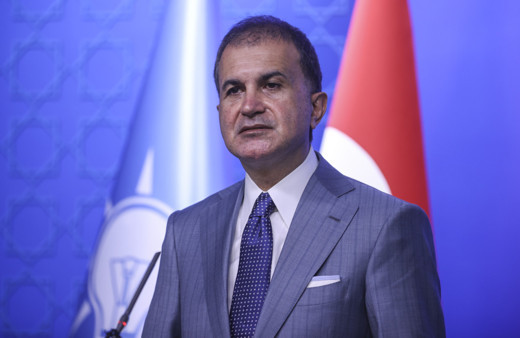 Ömer Çelik'ten depremzede seçmenlere yönelik hakaretlere tepki