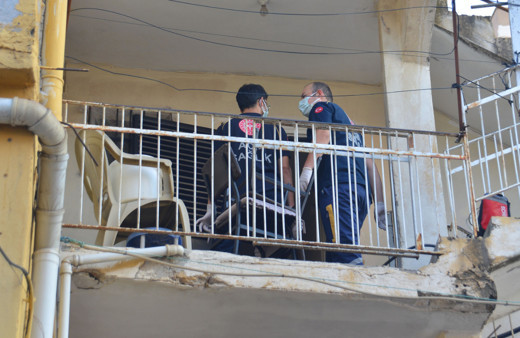 Adana'da gürültüyü duyan koştu acı gerçek ortaya çıktı! Kapıyı arkadan...