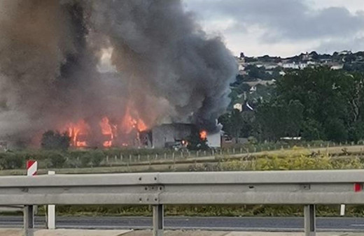 Çatalca'da meyve suyu fabrikasında yangın