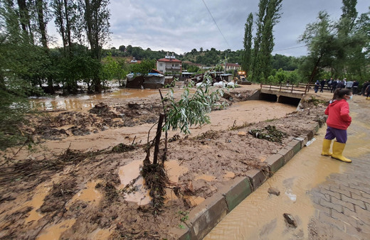 Kütahya'da sel felaketi iki köyde hasara neden oldu