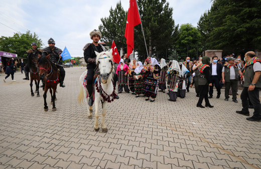 'Domaniç Göç Yolu Ekoturizm Projesi' kapsamında tarihi göç yolu açıldı