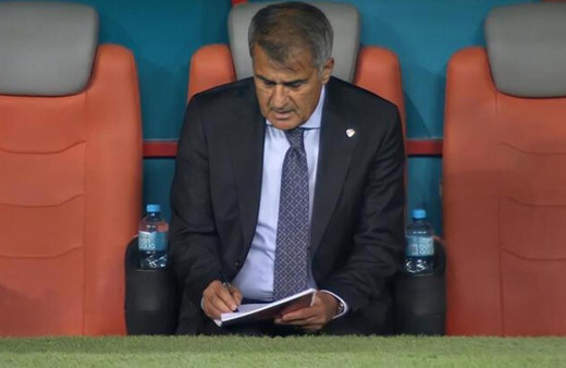 Türk duvarı 80'li yılların savunması gibiydi Şenol Güneş dilerim istifasını yazıyordur