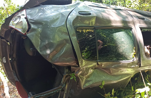 Zonguldak'ta 20 metreden ormanlık alana uçtu! Feci kazada araç hurdaya döndü