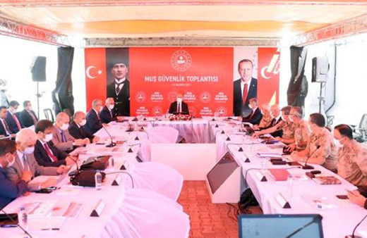 Bakan Soylu, Şenyayla üs bölgesinde güvenlik toplantısı yaptı