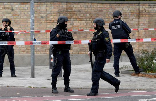 Almanya'da bıçaklı saldırı: 3 ölü, 6 yaralı