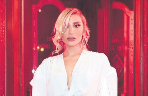 İrem Derici aşı karşıtı babası Hulusi Demir'e rest çekti!