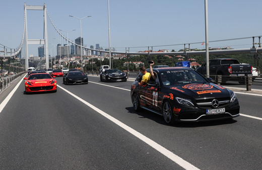 Süper otomobiller İstanbul'dan yola çıktı