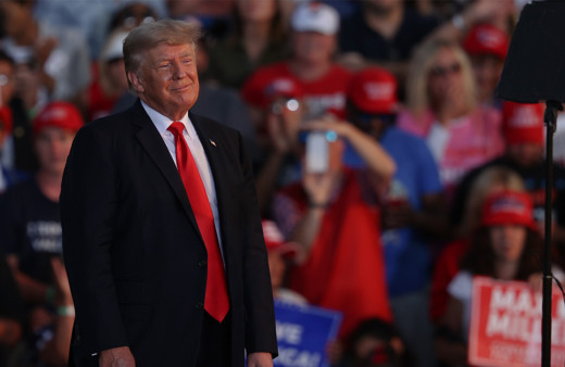 Trump baskından sonra ilk kez meydanlara çıktı miting yaptı