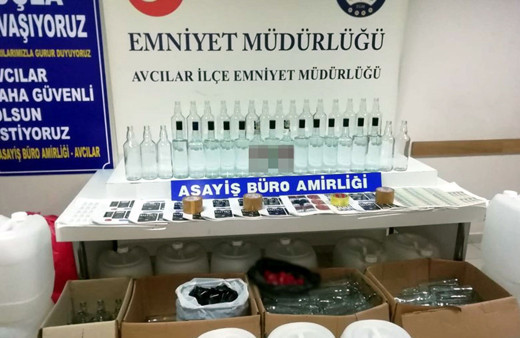 Mahalleli kokuyu alıp ihbar etti kaçak içki üretilen yer basıldı