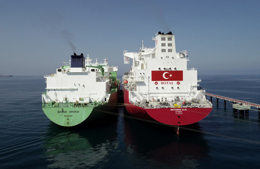 Türkiye'nin ilk FSRU gemisi Ertuğrul Gazi'ye ilk LNG nakli başladı