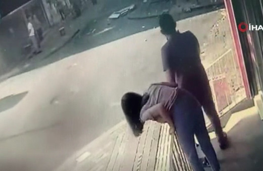 İstanbul'da sesi duyan dışarıya koştu! Saniyelerle facianın eşiğinden dönüldü