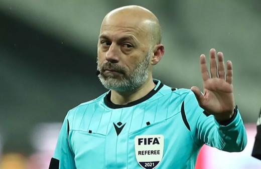 Cüneyt Çakır Avrupa şampiyonaları tarihinde en çok maç yöneten hakem olarak tarihe geçti