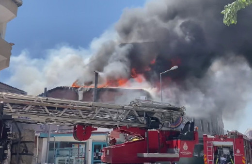 Esenyurt'ta kebapçı yangını apartmanlara da sıçradı