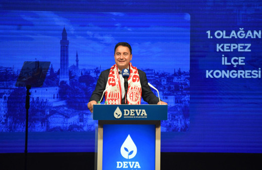 Ali Babacan 'İttifak gündemde yok' dese de seçim için sinyali verdi