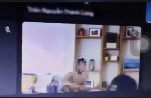 Canlı derste skandal! Kamerayı açık unuttu ilişkiye girerken yakalandı