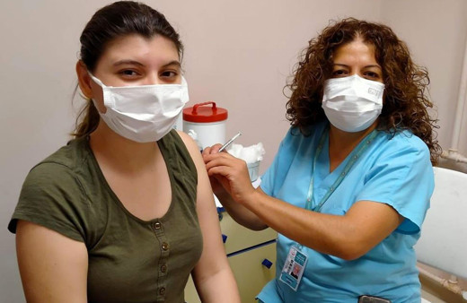 Sağlık Bakanı Fahrettin Koca annesi ve yeğenini kaybeden Yeter hemşireyi unutmadı