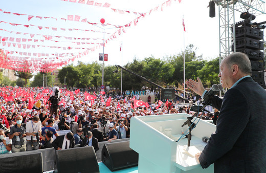 Cumhurbaşkanı Erdoğan'a Diyarbakır'da Biji Serok tezahüratı