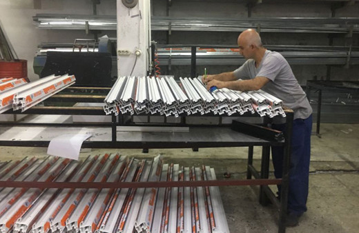 Masa başı iş isteyip aylık 7 bin lira maaşlı işi reddettiler