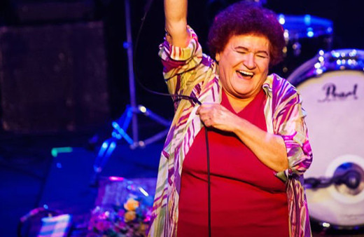 'Korkunç, tasvip etmiyorum' deyip eleştirdi Selda Bağcan'dan Gülşen'in cesur kıyafetlerine tepki