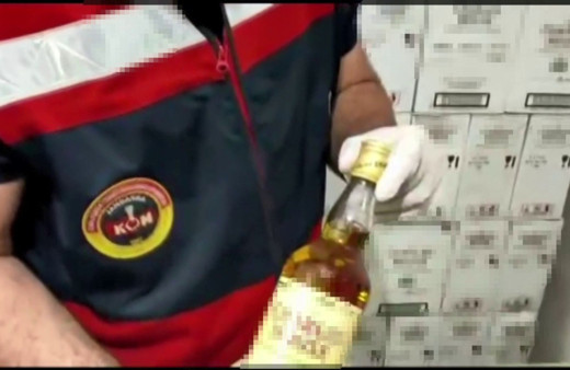 10 bin litre sahte içki ele geçirildi! Şişeleri birebir taklit etmişler