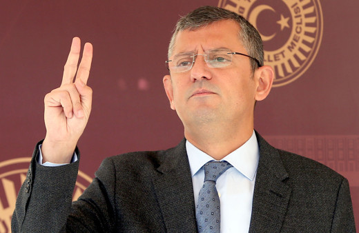 CHP'li Özgür Özel'in İsmet İnönü çarpıtması Yassıada'dan döndü