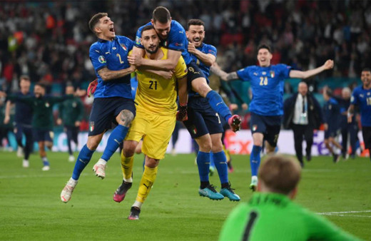 EURO 2020'de İngiltere'yi penaltılarda deviren İtalya şampiyon oldu