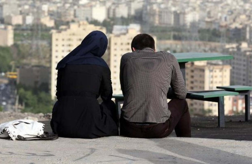 İran'da düşen doğum oranlarına çözüm: Devlet destekli flört uygulaması