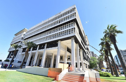 Depremde hasar görmüştü! Tunç Soyer açıkladı: Yıkılacak