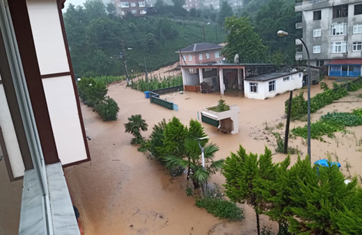Rize'de sağanak yağışlar hasara yol açtı