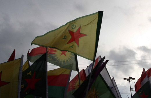 Terör örgütü PKK/YPG Afrin'deki briket evlere roketli saldırı düzenledi!