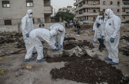 Afrin'de toplu mezardan çıkarılan ceset sayısı 61'e yükseldi