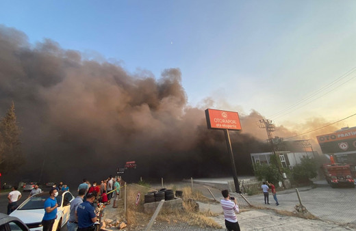 Kahramanmaraş'ta tekstil fabrikasında yangın