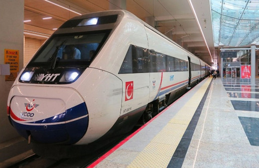 Bayram nedeniyle ek YHT seferleri konuldu