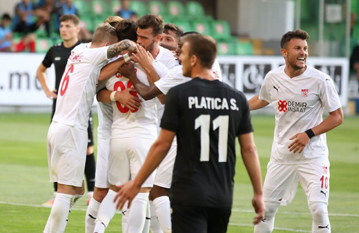 Sivasspor UEFA Avrupa Konferans Ligi 2. ön eleme turunda Petrocub'u tek golle geçti