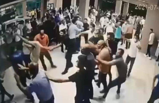 Diyarbakır'da acı haber gelince ortalık karıştı! Polisler yaralandı